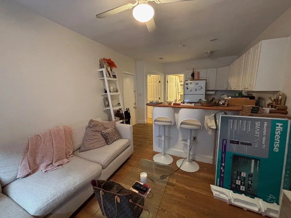 1 bed, 1 bath apartment for rent at 15 Irving St Unit 1, Beacon Hill — photo 5 of 10