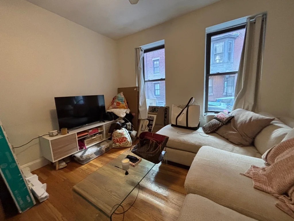 1 bed, 1 bath apartment for rent at 15 Irving St Unit 1, Beacon Hill — photo 3 of 10