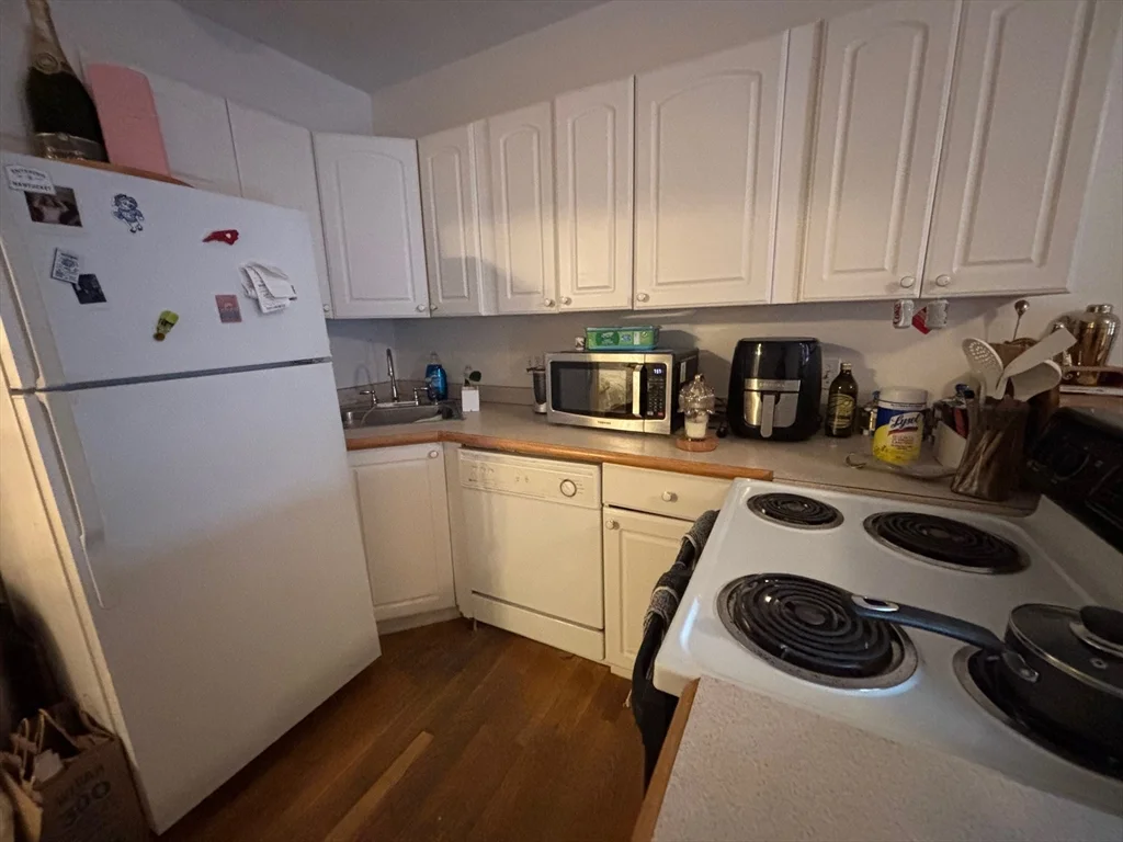 1 bed, 1 bath apartment for rent at 15 Irving St Unit 1, Beacon Hill — photo 6 of 10