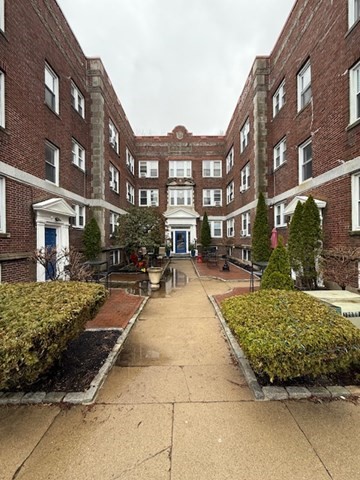 1 bed, 1 bath apartment for rent at 15 Ives St Unit 25, Beverly — photo 1 of 13