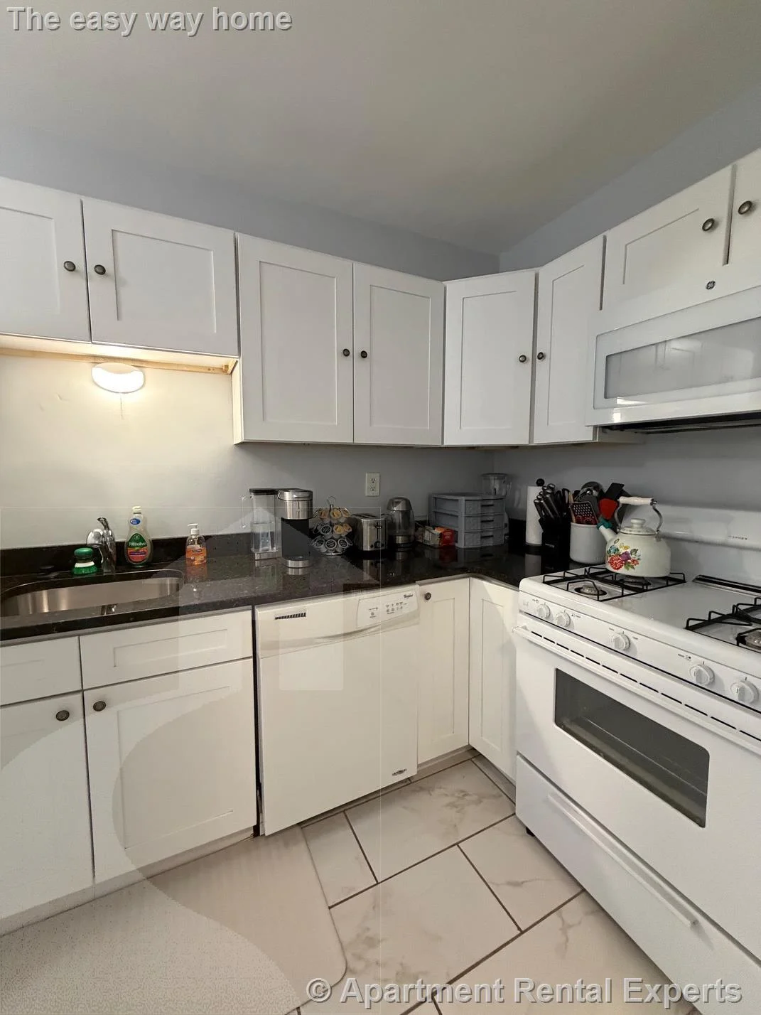 2 bed, 1 bath apartment for rent at 15 Ives St Unit 28, Beverly — photo 2 of 16
