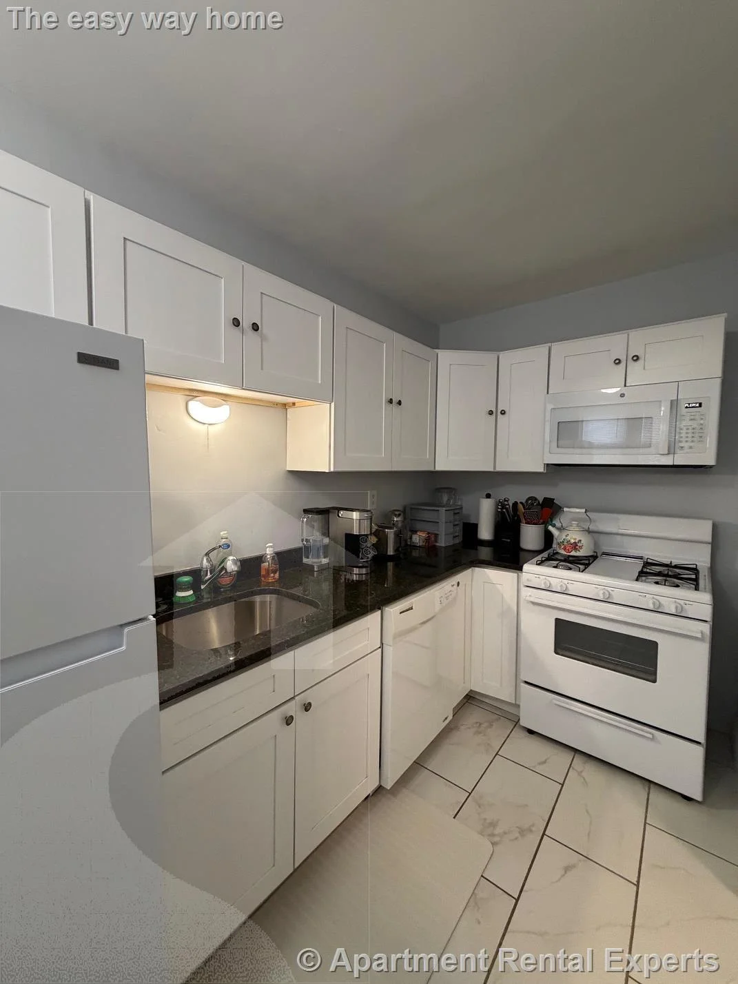 2 bed, 1 bath apartment for rent at 15 Ives St Unit 28, Beverly — photo 1 of 16