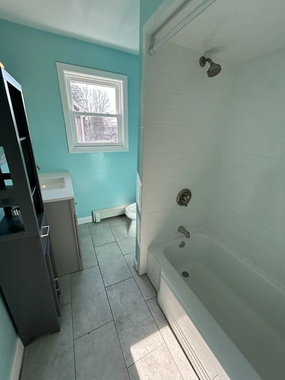 3 bed, 1 bath apartment for rent at 15 Jefferson St Unit 1, Taunton — photo 2 of 8