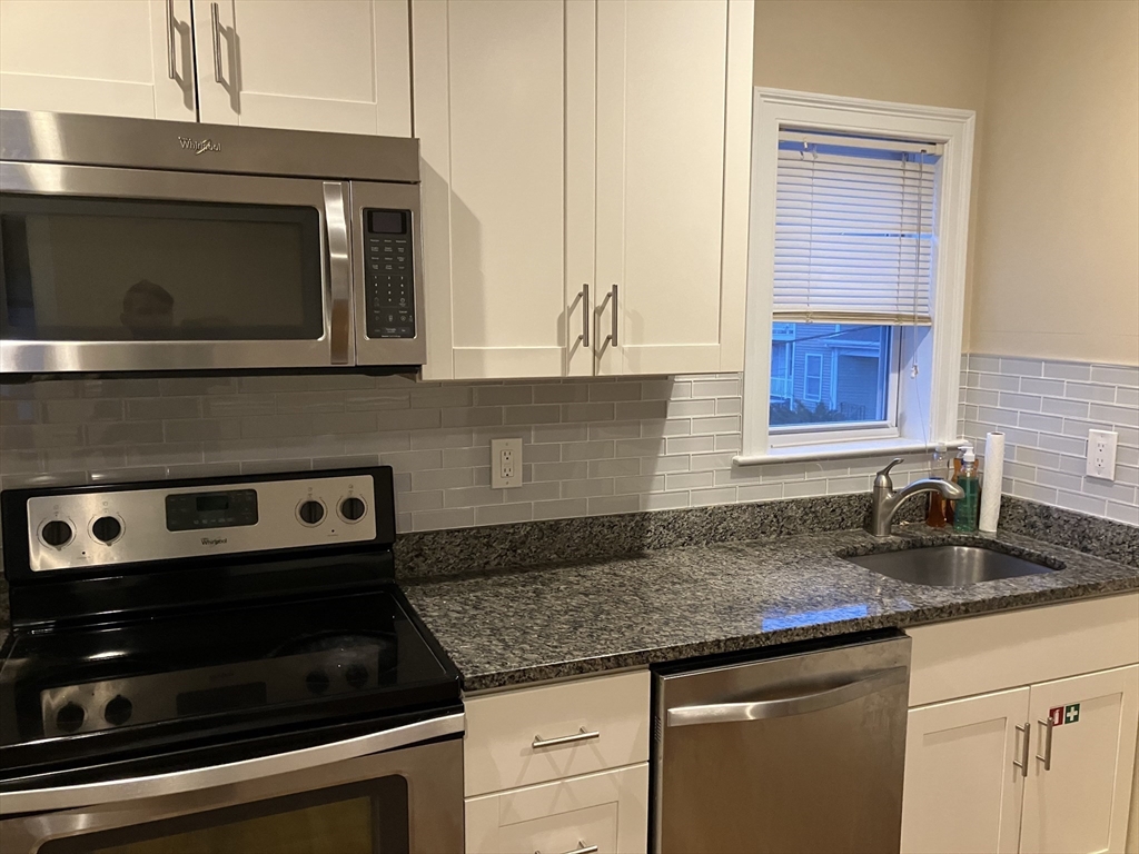 2 bed, 1 bath apartment for rent at 15 Johnson Ct Unit 1, Brockton — photo 3 of 9