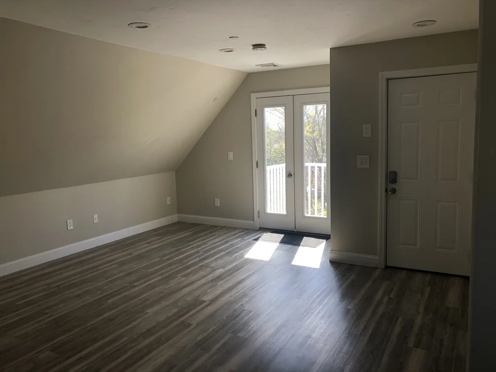 1 bed, 1 bath apartment for rent at 15 Johnson Ct Unit 3, Brockton — photo 3 of 4