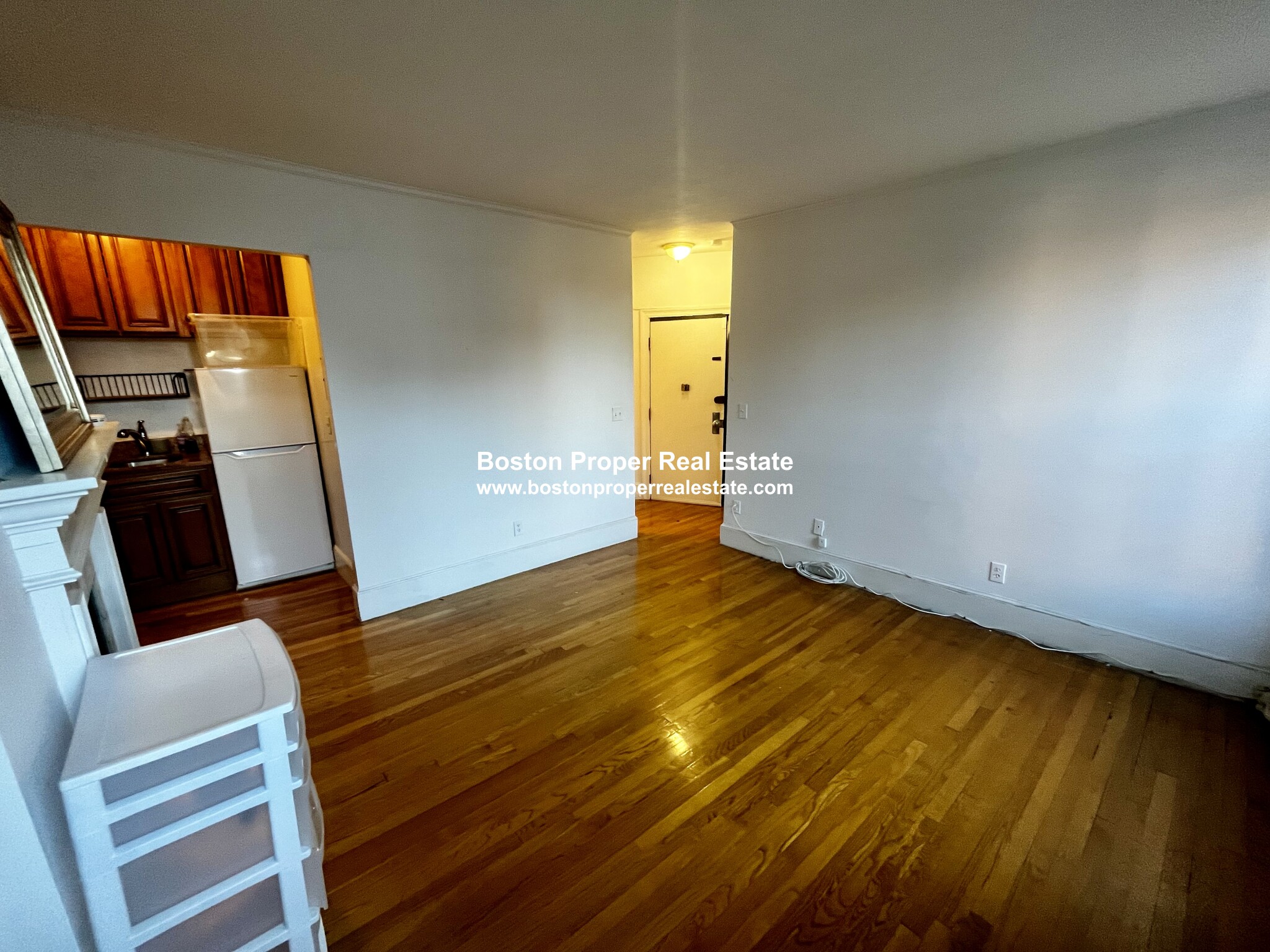 1 bed, 1 bath apartment for rent at 15 Joy St Unit 4, Beacon Hill — photo 2 of 8