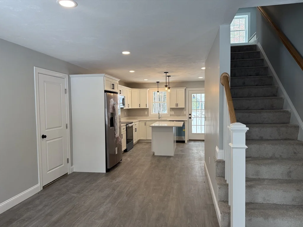4 bed, 2 bath apartment for rent at 15 Kashmir's Way Unit 15, Middleboro — photo 7 of 30