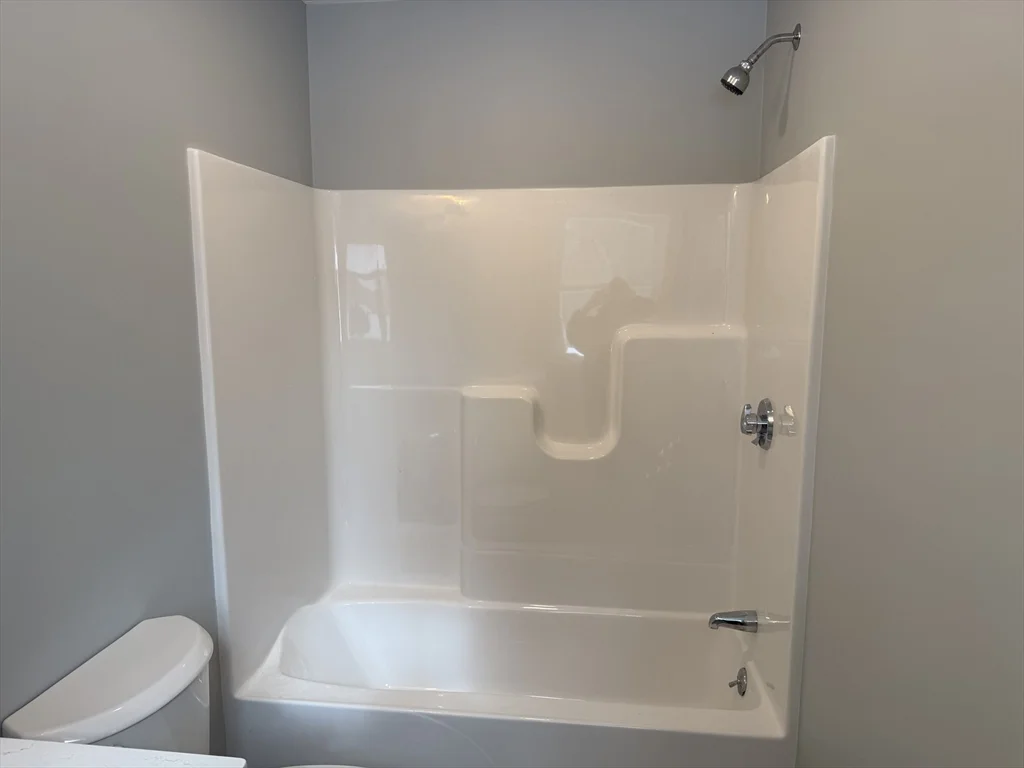 4 bed, 2 bath apartment for rent at 15 Kashmir's Way Unit 15, Middleboro — photo 15 of 30
