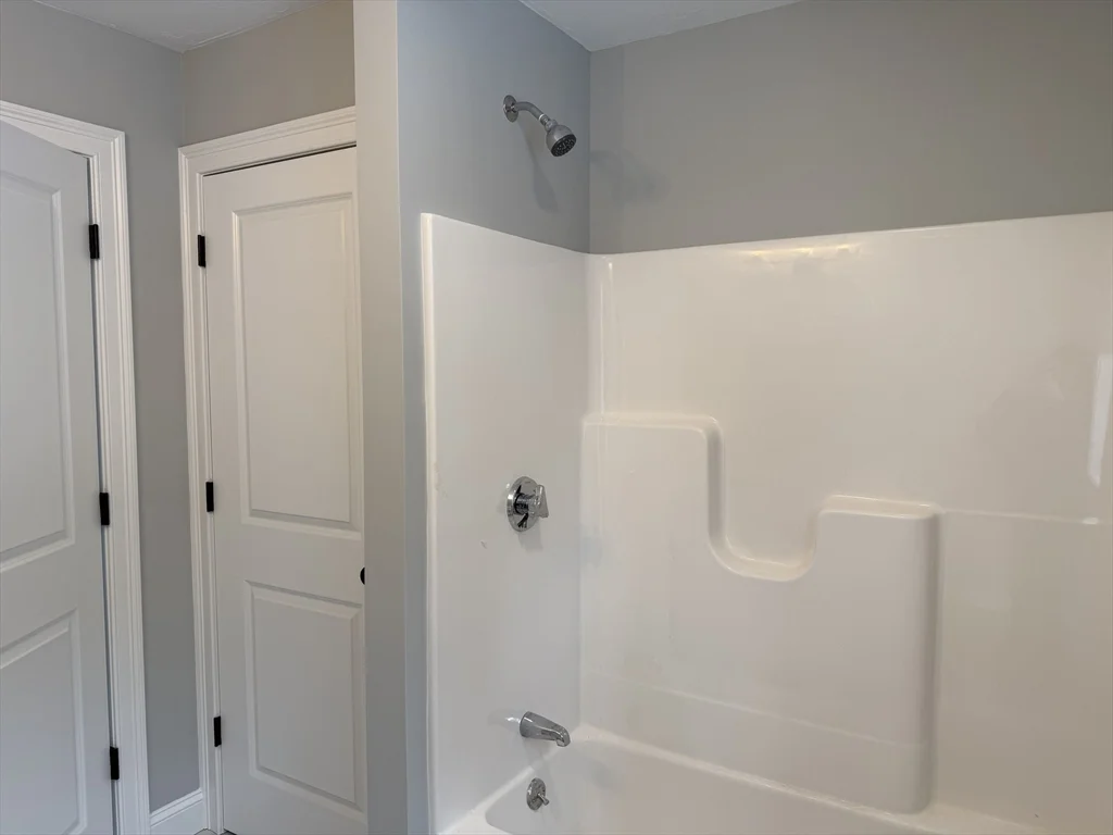 4 bed, 2 bath apartment for rent at 15 Kashmir's Way Unit 15, Middleboro — photo 21 of 30