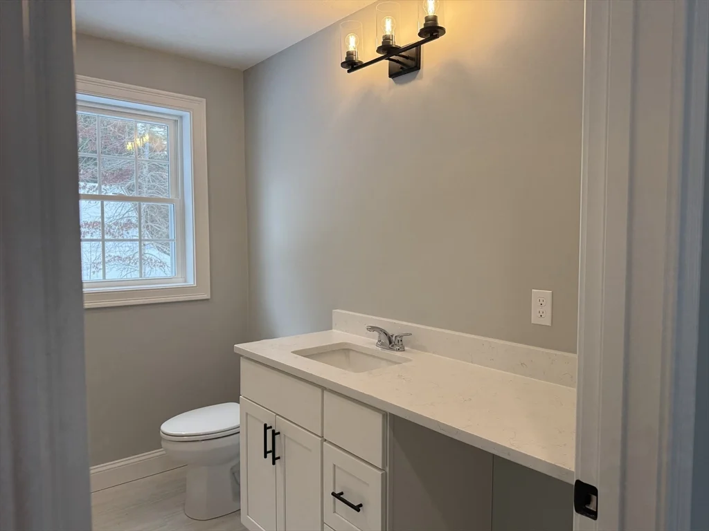 4 bed, 2 bath apartment for rent at 15 Kashmir's Way Unit 15, Middleboro — photo 20 of 30