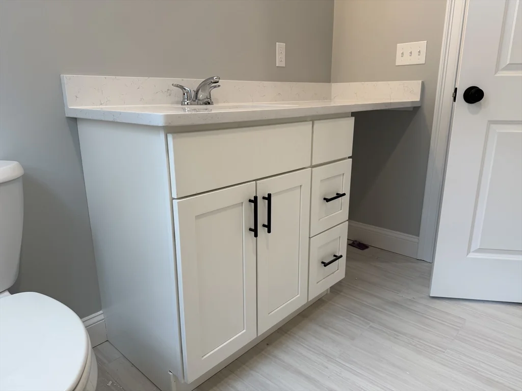 4 bed, 2 bath apartment for rent at 15 Kashmir's Way Unit 15, Middleboro — photo 22 of 30