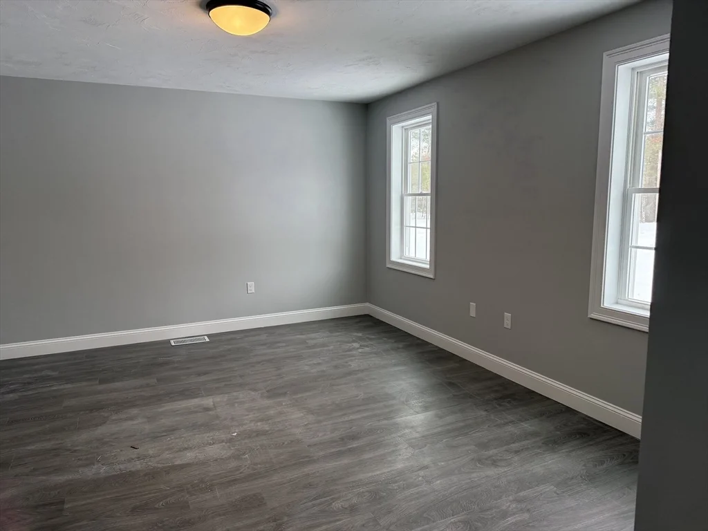 4 bed, 2 bath apartment for rent at 15 Kashmir's Way Unit 15, Middleboro — photo 4 of 30