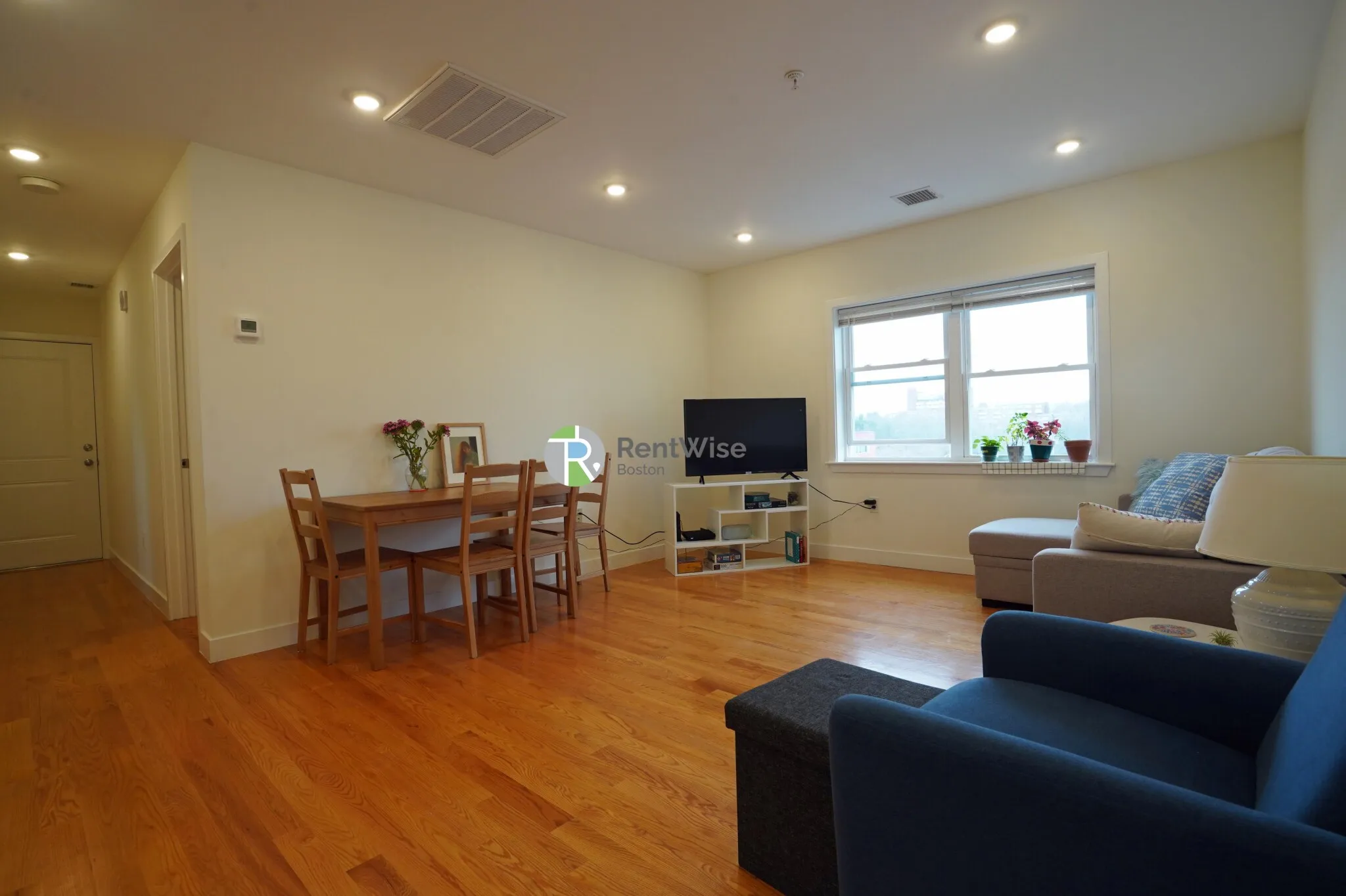 3 bed, 1 bath apartment for rent at 15 Kelley Ct Unit 2, Allston — photo 3 of 21