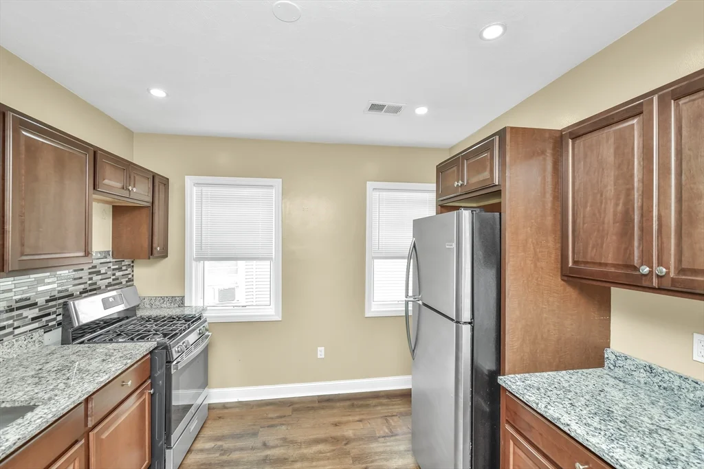 3 bed, 1 bath apartment for rent at 15 Kenberma Rd Unit 2, Dorchester — photo 14 of 19