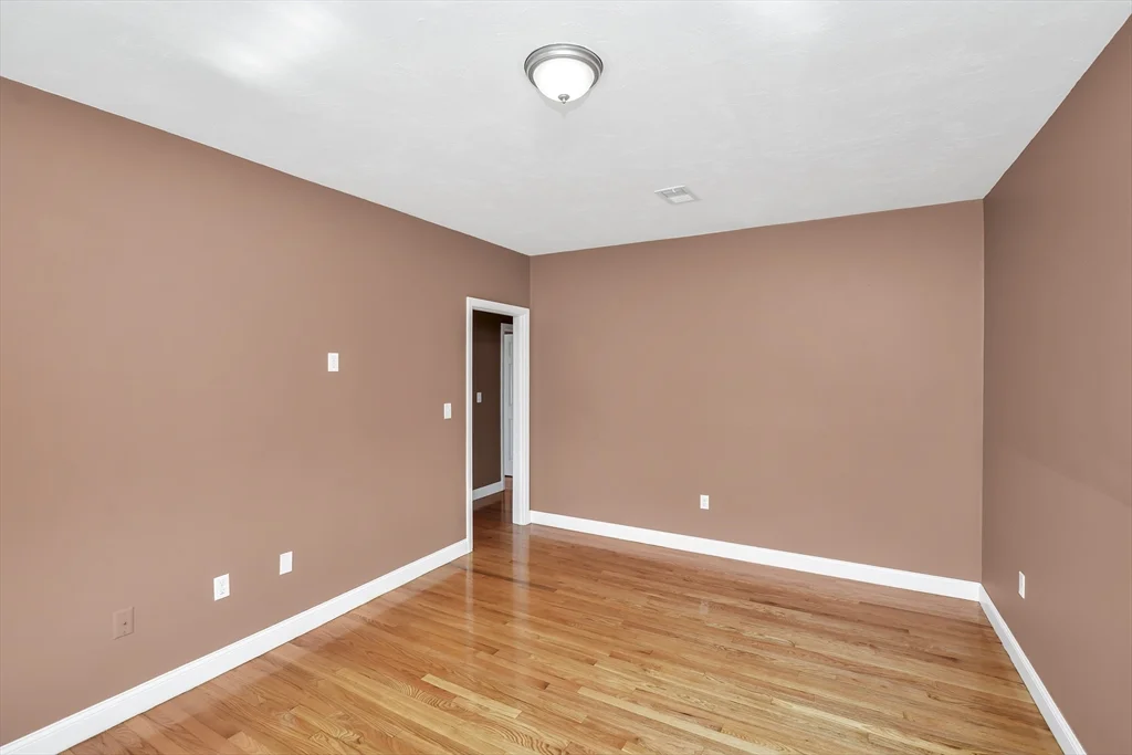 3 bed, 1 bath apartment for rent at 15 Kenberma Rd Unit 2, Dorchester — photo 3 of 19