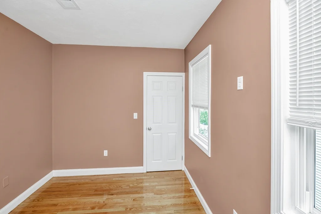 3 bed, 1 bath apartment for rent at 15 Kenberma Rd Unit 2, Dorchester — photo 5 of 19