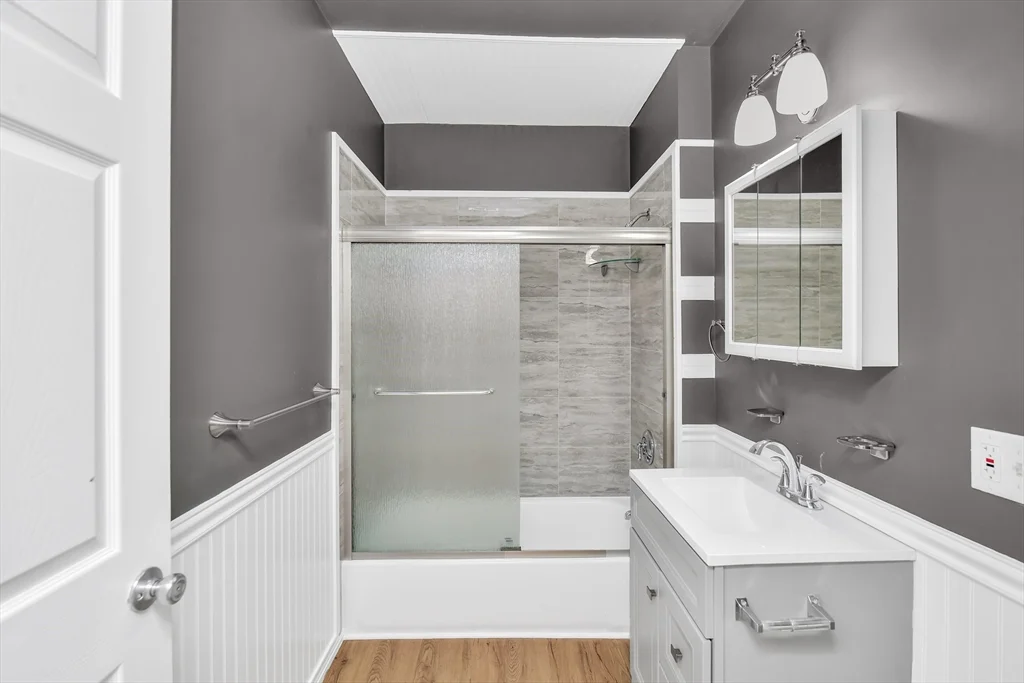 3 bed, 1 bath apartment for rent at 15 Kenberma Rd Unit 2, Dorchester — photo 17 of 19