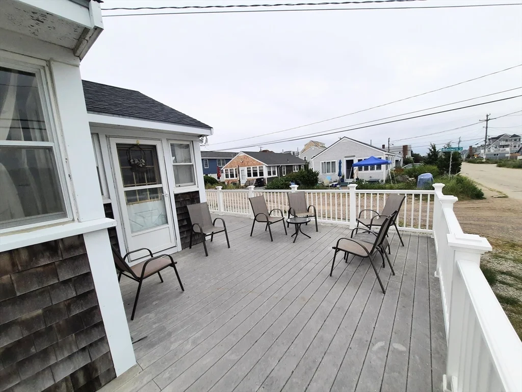 2 bed, 1 bath apartment for rent at 15 Kenilworth St Unit 15, Scituate — photo 2 of 10
