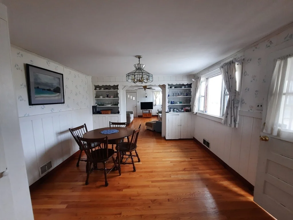 2 bed, 1 bath apartment for rent at 15 Kenilworth St Unit 15, Scituate — photo 9 of 10