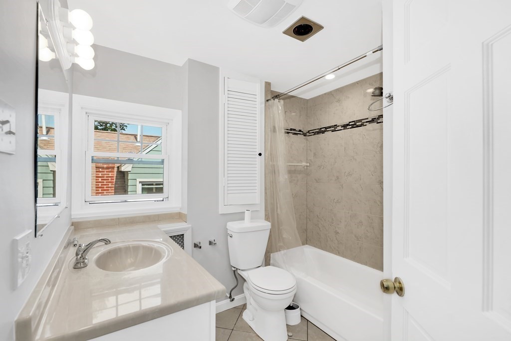2 bed, 1 bath apartment for rent at 15 Knoll Unit 2, Roslindale — photo 12 of 23