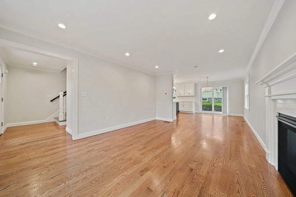 3 bed, 2 bath apartment for rent at 15 Lakeview Ave, Waltham — photo 6 of 34