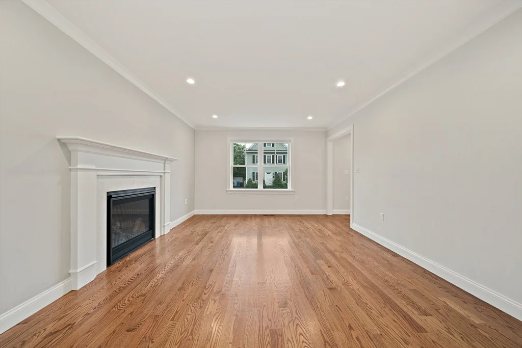 3 bed, 2 bath apartment for rent at 15 Lakeview Ave, Waltham — photo 8 of 34