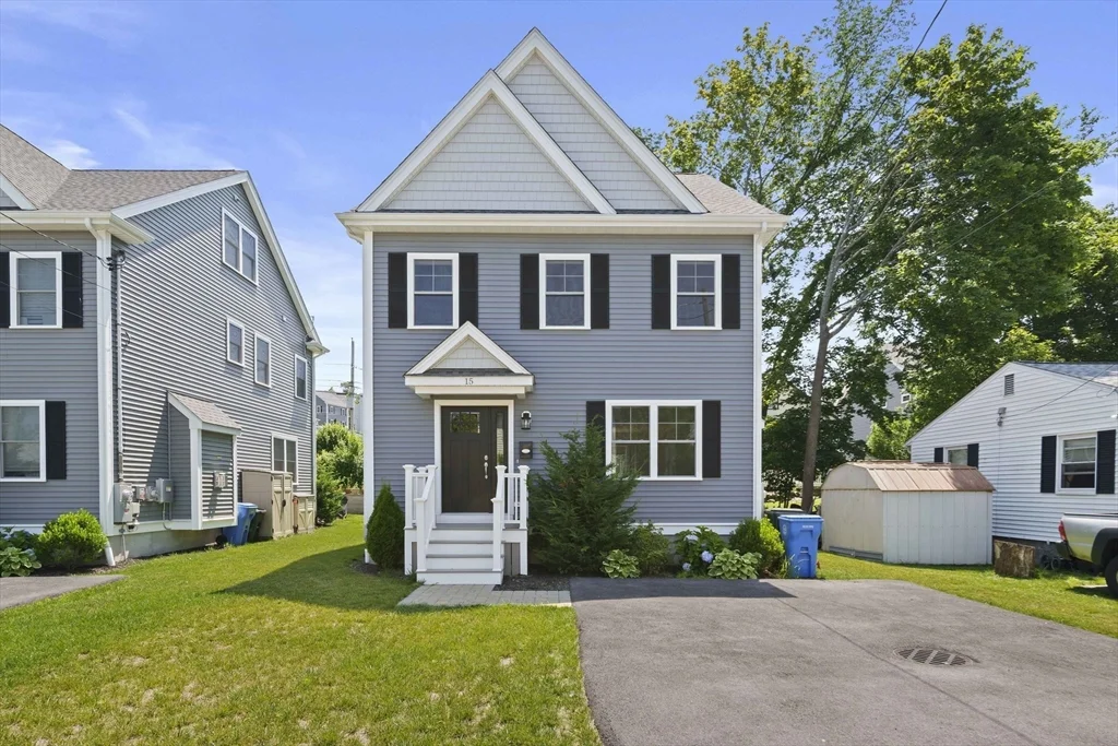3 bed, 2 bath apartment for rent at 15 Lakeview Ave, Waltham
