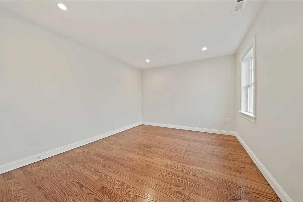 3 bed, 2 bath apartment for rent at 15 Lakeview Ave, Waltham — photo 24 of 34