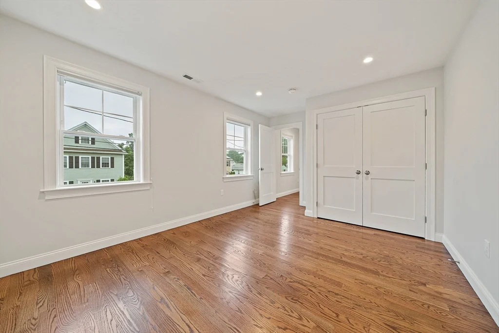 3 bed, 2 bath apartment for rent at 15 Lakeview Ave, Waltham — photo 23 of 34