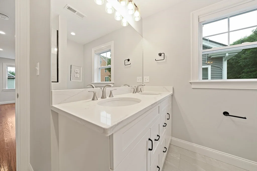 3 bed, 2 bath apartment for rent at 15 Lakeview Ave, Waltham — photo 20 of 34