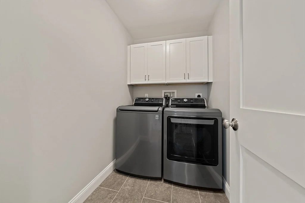 3 bed, 2 bath apartment for rent at 15 Lakeview Ave, Waltham — photo 22 of 34