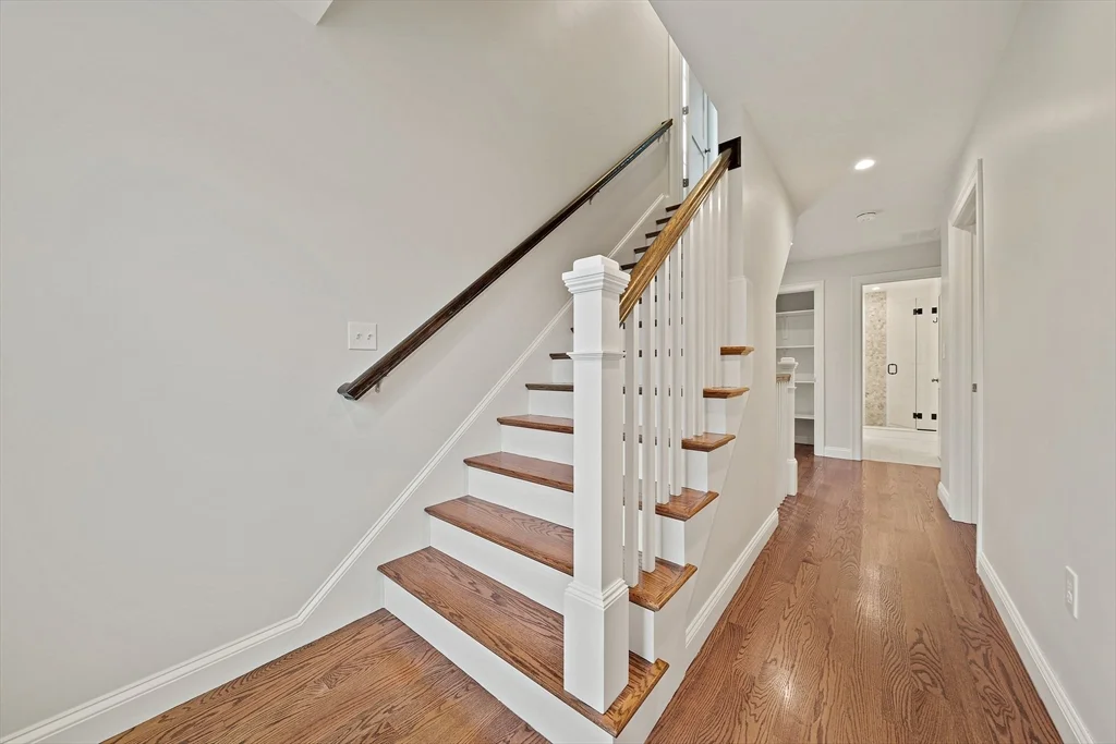 3 bed, 2 bath apartment for rent at 15 Lakeview Ave, Waltham — photo 26 of 34