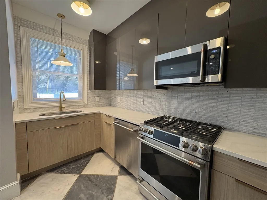 2 bed, 1 bath apartment for rent at 15 Lanark Rd Unit G, Brighton — photo 1 of 30