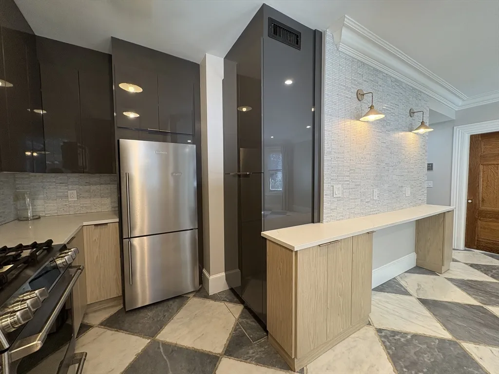 2 bed, 1 bath apartment for rent at 15 Lanark Rd Unit G, Brighton — photo 5 of 30