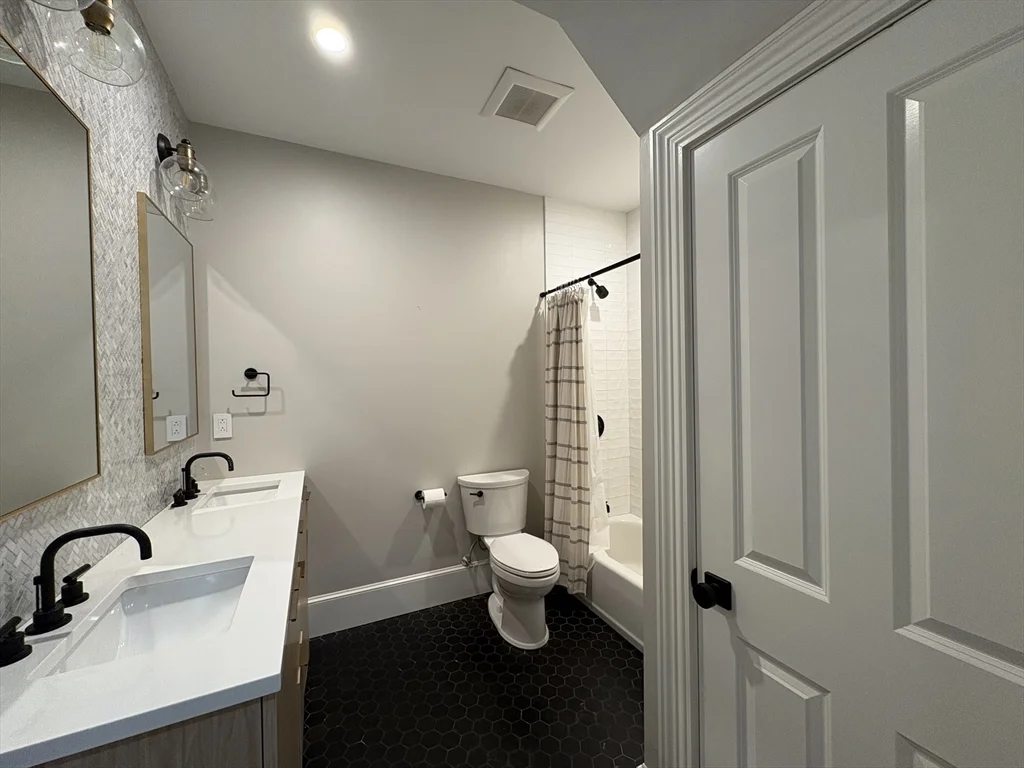 2 bed, 1 bath apartment for rent at 15 Lanark Rd Unit G, Brighton — photo 27 of 30