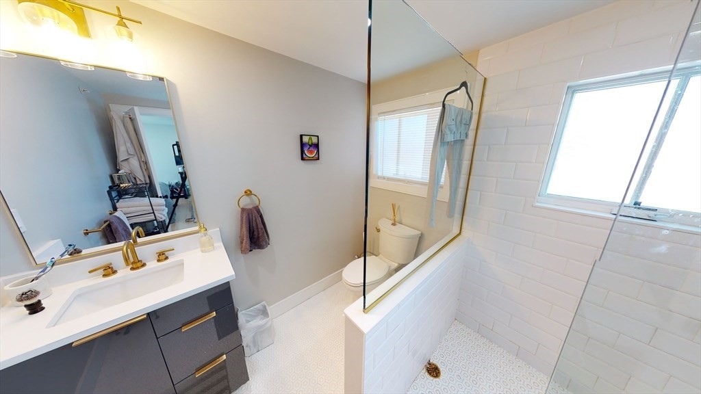 4 bed, 3 bath apartment for rent at 15 Lanark Rd Unit PH, Brighton — photo 7 of 9