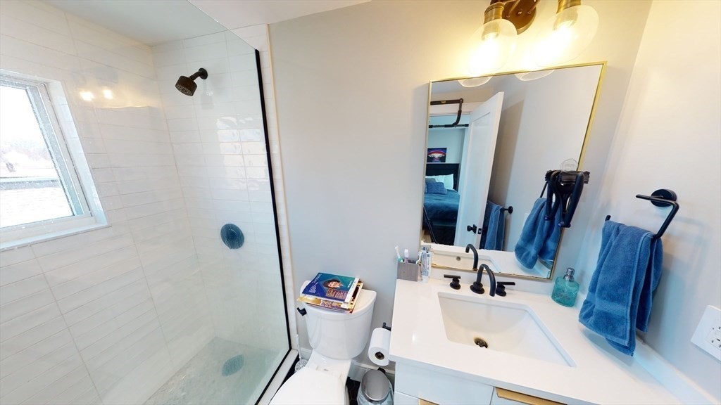 4 bed, 3 bath apartment for rent at 15 Lanark Rd Unit PH, Brighton — photo 4 of 9