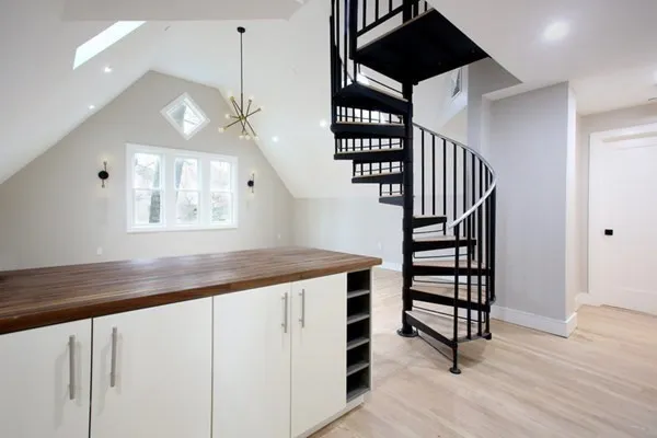 4 bed, 3 bath apartment for rent at 15 Lanark Rd Unit Ph1, Brighton — photo 4 of 13