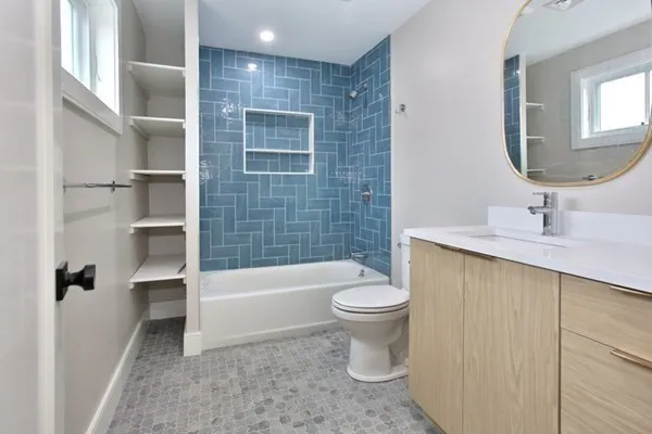 4 bed, 3 bath apartment for rent at 15 Lanark Rd Unit Ph1, Brighton — photo 8 of 13