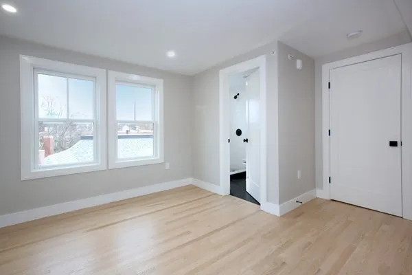 4 bed, 3 bath apartment for rent at 15 Lanark Rd Unit Ph1, Brighton — photo 12 of 13