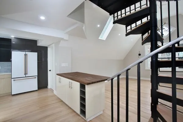 4 bed, 3 bath apartment for rent at 15 Lanark Rd Unit Ph1, Brighton — photo 3 of 13