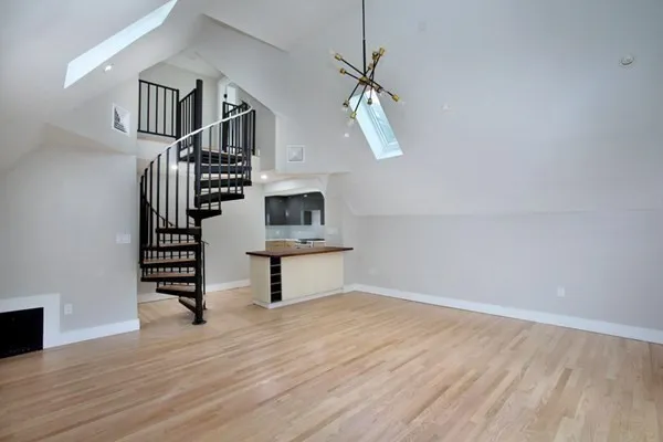 4 bed, 3 bath apartment for rent at 15 Lanark Rd Unit Ph1, Brighton — photo 5 of 13