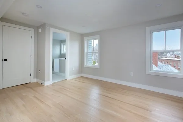 4 bed, 3 bath apartment for rent at 15 Lanark Rd Unit Ph1, Brighton — photo 11 of 13