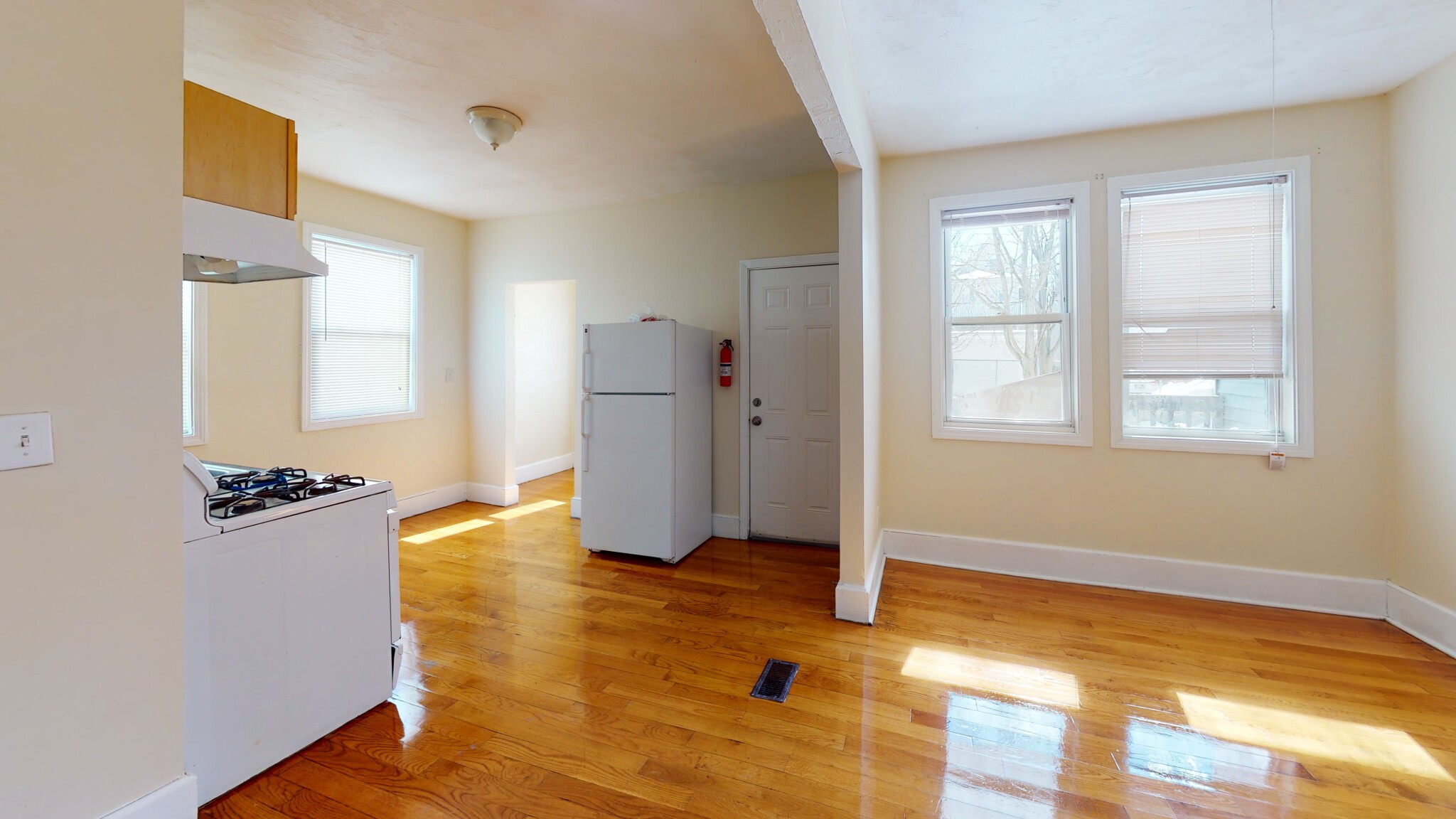 3 bed, 1 bath apartment for rent at 15 Langdon St Unit 15-2, Roxbury — photo 2 of 9