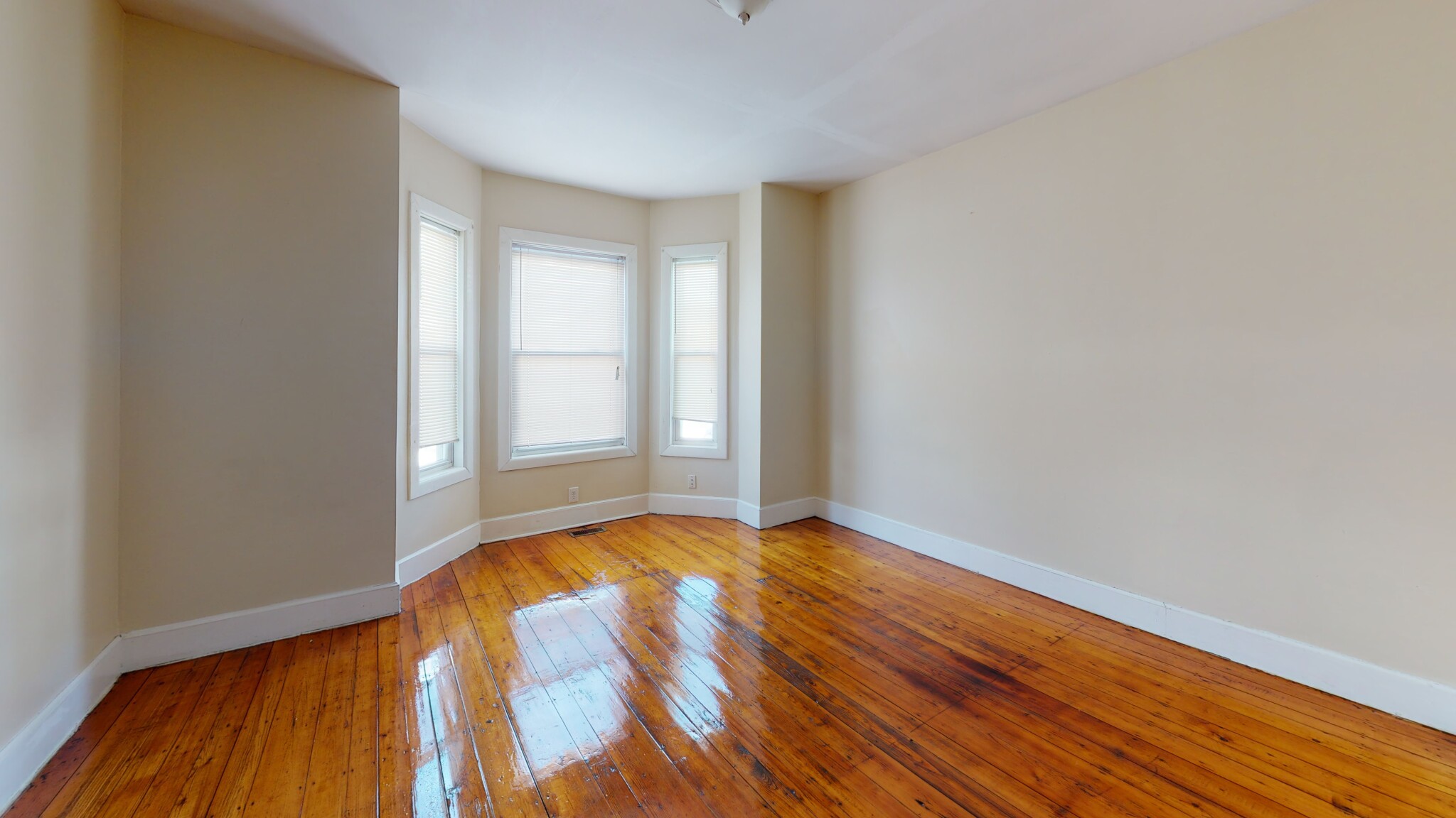 3 bed, 1 bath apartment for rent at 15 Langdon St Unit 15-2, Roxbury — photo 3 of 9