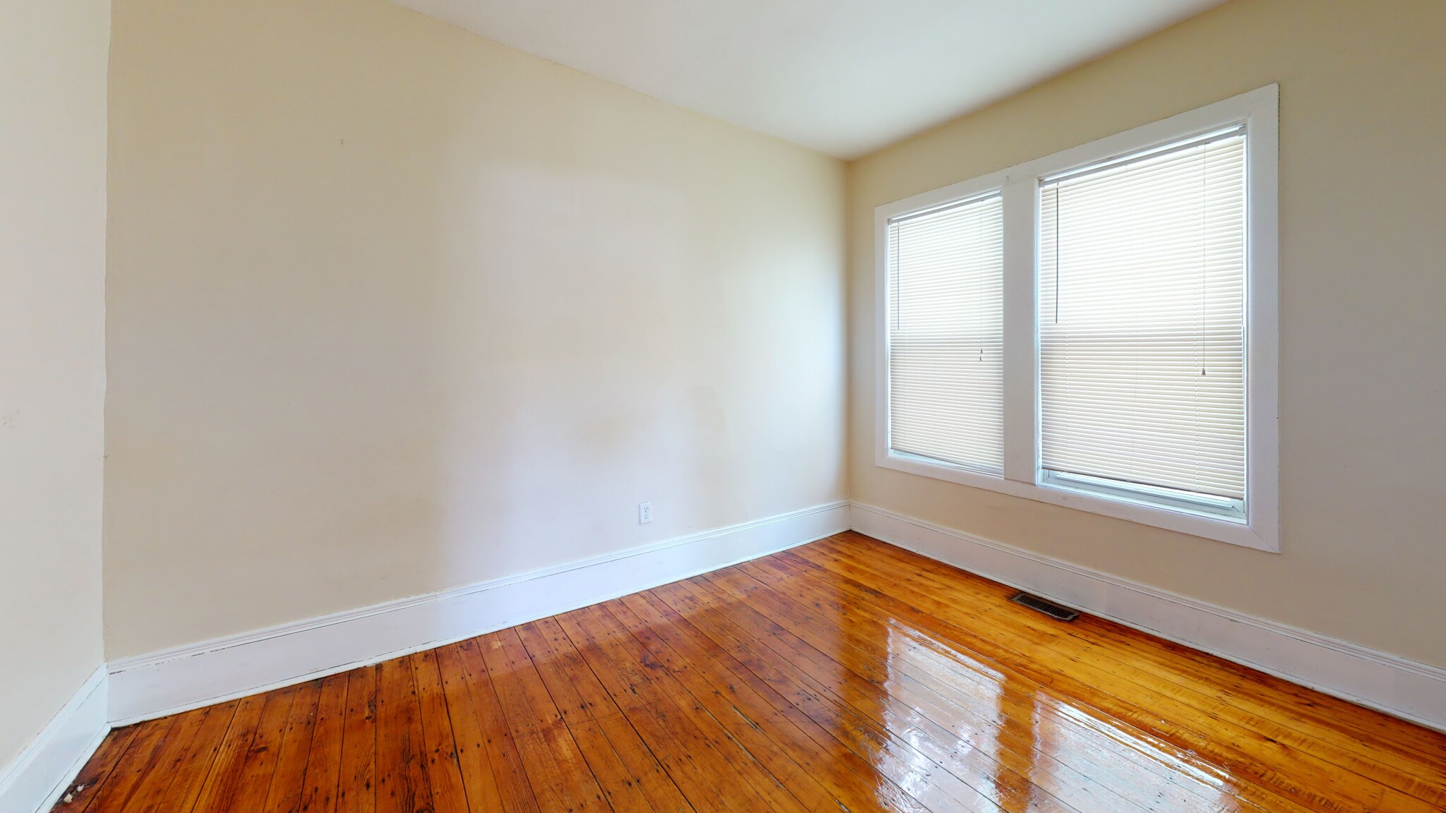 3 bed, 1 bath apartment for rent at 15 Langdon St Unit 15-2, Roxbury — photo 4 of 9