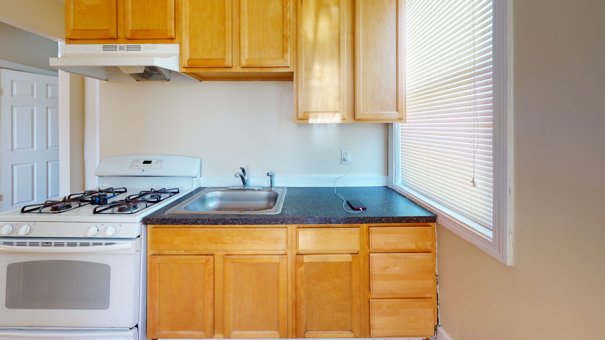 3 bed, 1 bath apartment for rent at 15 Langdon St Unit 15-2, Roxbury — photo 1 of 9