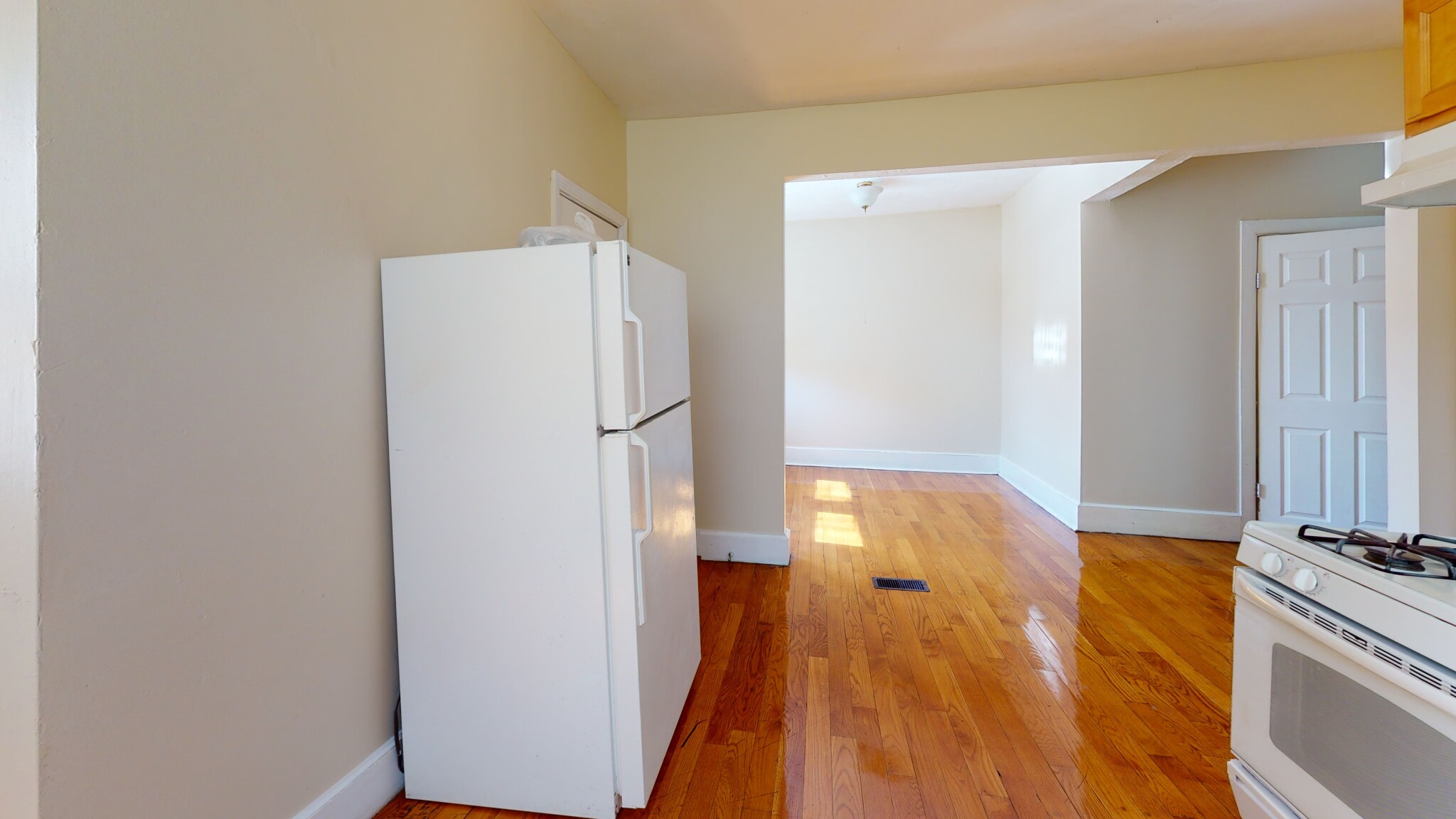 3 bed, 1 bath apartment for rent at 15 Langdon St Unit 15-2, Roxbury — photo 8 of 9