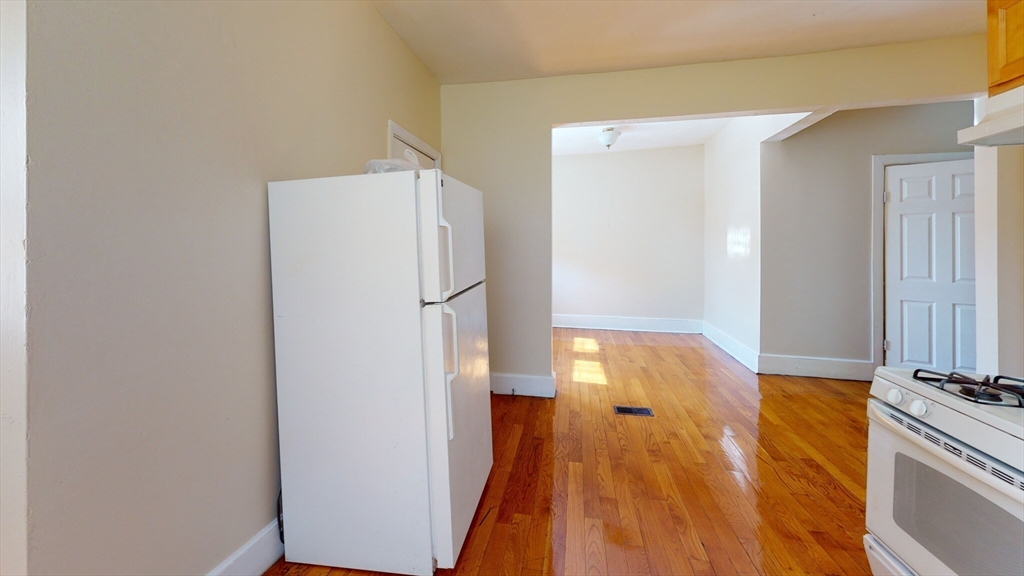 3 bed, 1 bath apartment for rent at 15 Langdon St Unit 2, Roxbury — photo 3 of 9