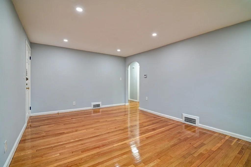 2 bed, 1 bath apartment for rent at 15 Langley Circle Unit 2, Quincy — photo 15 of 26